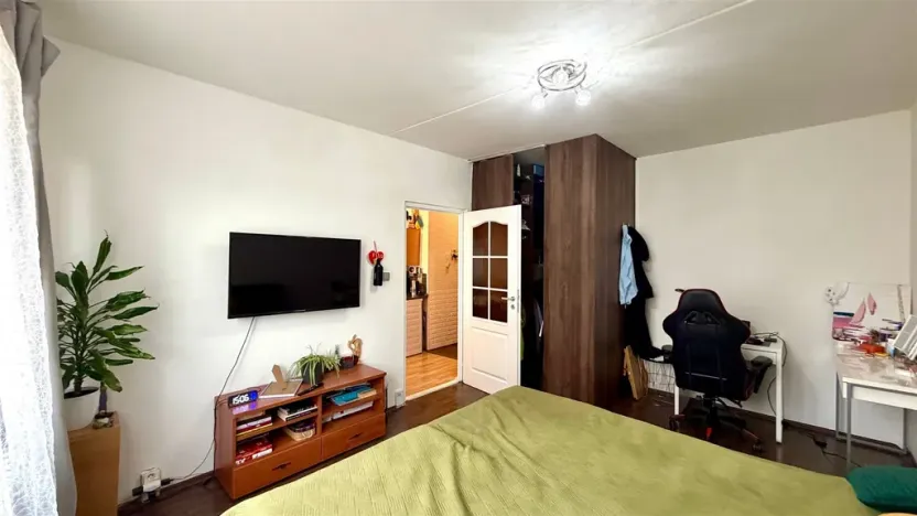 Pronájem bytu 1+1, Cheb, Stavbařů, 37 m2