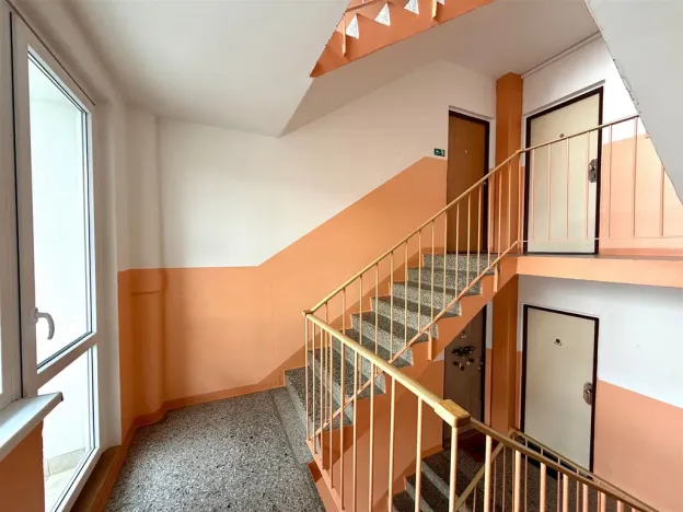 Pronájem bytu 1+1, Cheb, Stavbařů, 37 m2