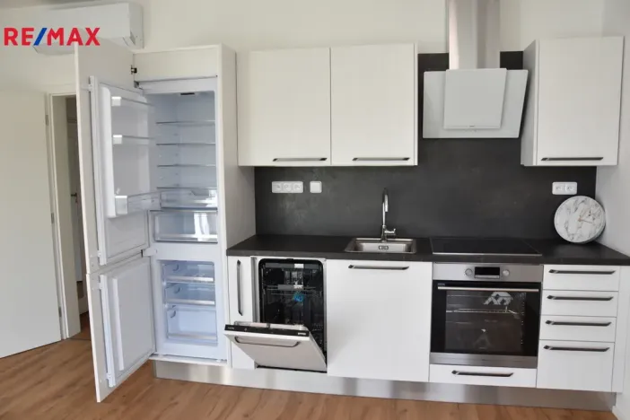 Pronájem bytu 1+kk, Znojmo, Jarošova, 33 m2