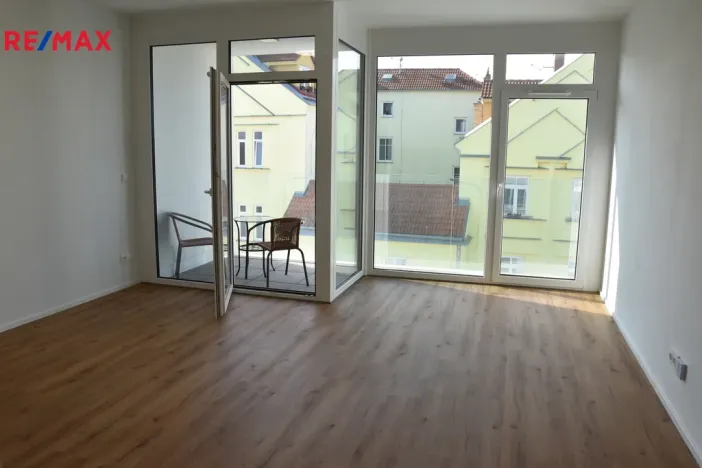 Pronájem bytu 1+kk, Znojmo, Jarošova, 33 m2