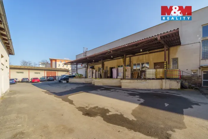 Prodej obchodního prostoru, Teplice, Libušina, 760 m2