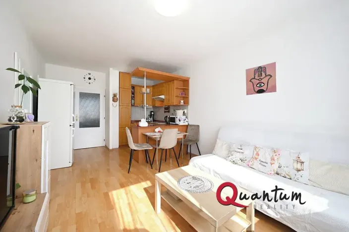 Pronájem bytu 2+kk, Praha - Modřany, Urbánkova, 41 m2