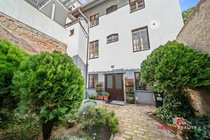 Pronájem bytu 1+kk, Hradec Králové, Dlouhá, 25 m2