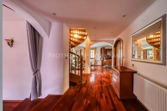 Prodej rodinného domu, Klínec, 345 m2