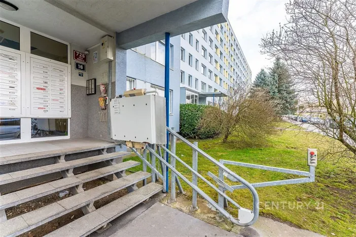 Prodej bytu 2+kk, Praha, Tatarkova, 42 m2