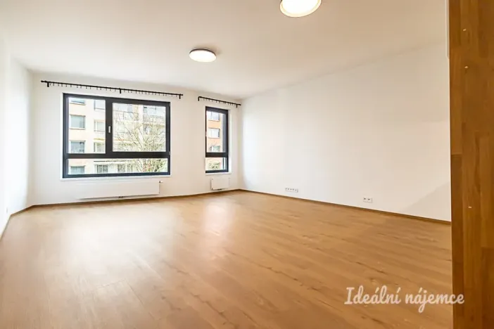 Pronájem bytu 1+kk, Praha - Horní Měcholupy, Milánská, 39 m2