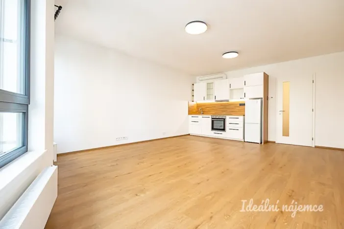 Pronájem bytu 1+kk, Praha - Horní Měcholupy, Milánská, 39 m2