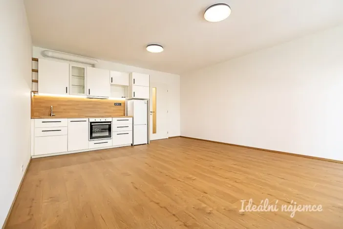 Pronájem bytu 1+kk, Praha - Horní Měcholupy, Milánská, 39 m2