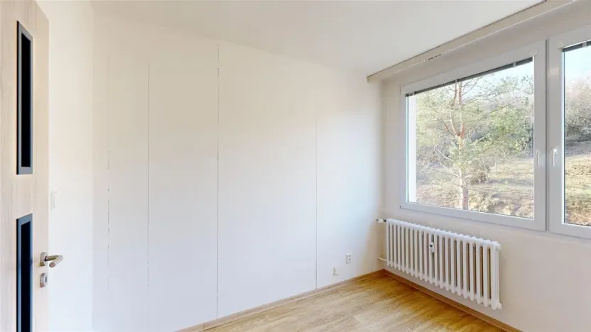 Prodej bytu 3+1, Králův Dvůr, Nad Stadionem, 76 m2