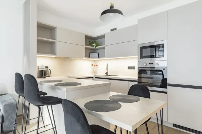 Pronájem bytu 2+kk, Praha - Karlín, Sokolovská, 55 m2