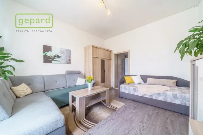 Prodej bytu 1+1, Karlovy Vary, Jabloňová, 38 m2