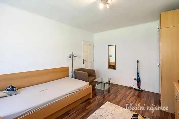 Pronájem bytu 2+kk, Praha, Novorossijská, 35 m2