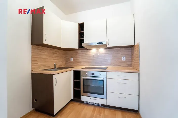 Pronájem bytu 2+kk, Kolín, Roháčova, 53 m2