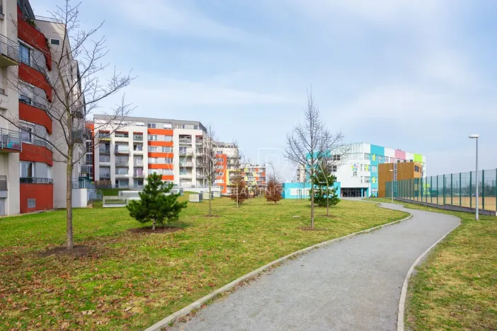 Pronájem bytu 1+kk, Praha - Zličín, Sazovická, 29 m2