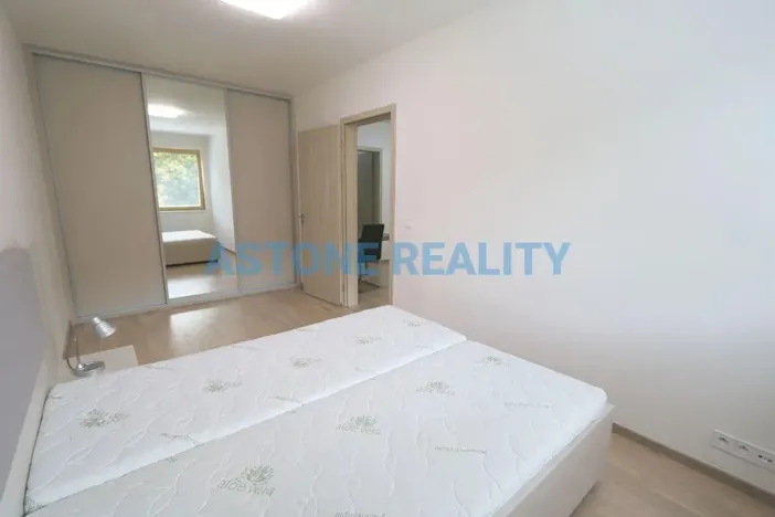 Pronájem bytu 2+kk, Praha - Košíře, Pod Kavalírkou, 52 m2