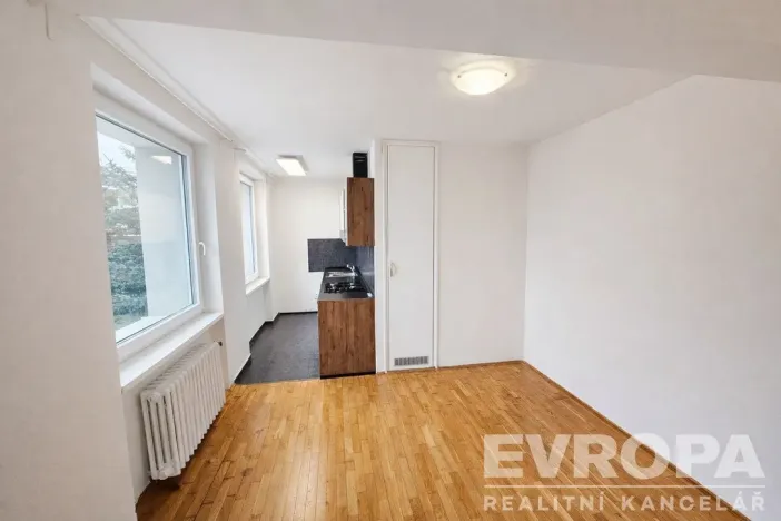 Pronájem bytu 3+1, Praha - Modřany, Hájenská, 76 m2