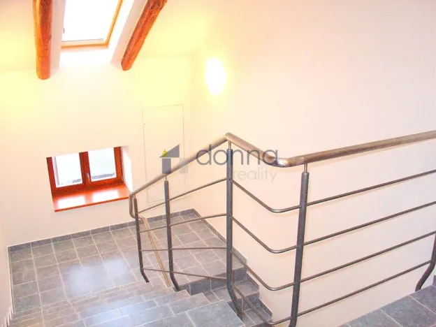 Pronájem bytu 2+kk, Praha, Klapkova, 55 m2