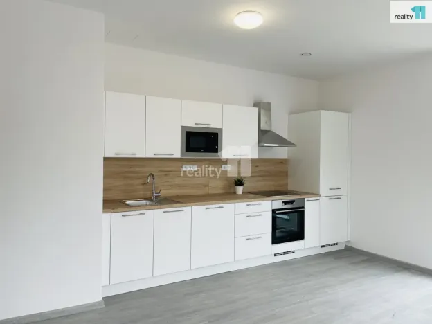 Pronájem bytu 2+kk, Praha - Libeň, V Holešovičkách, 56 m2