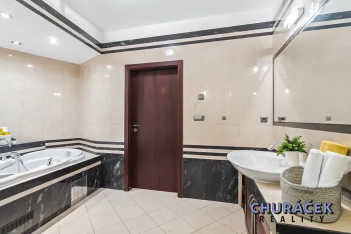 Pronájem bytu 3+kk, Praha - Kunratice, Merhoutova, 114 m2