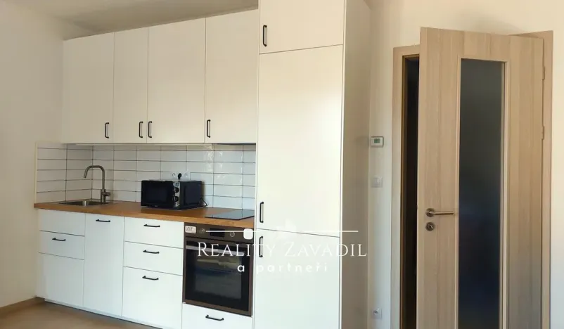 Pronájem bytu 1+kk, Praha - Třebonice, U Radosti, 29 m2