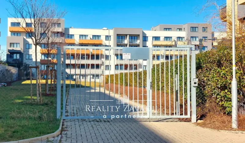 Pronájem bytu 1+kk, Praha - Třebonice, U Radosti, 29 m2