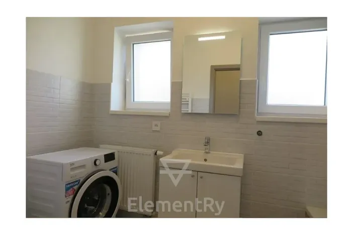 Pronájem bytu 1+1, Hradec Králové, V Lipkách, 32 m2