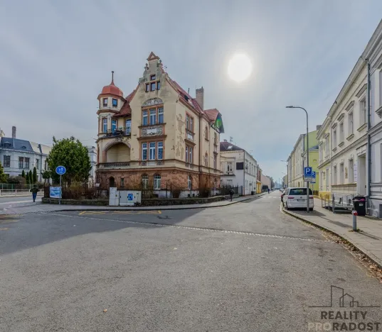 Prodej bytu 2+1, Opava - Předměstí, Komenského, 77 m2