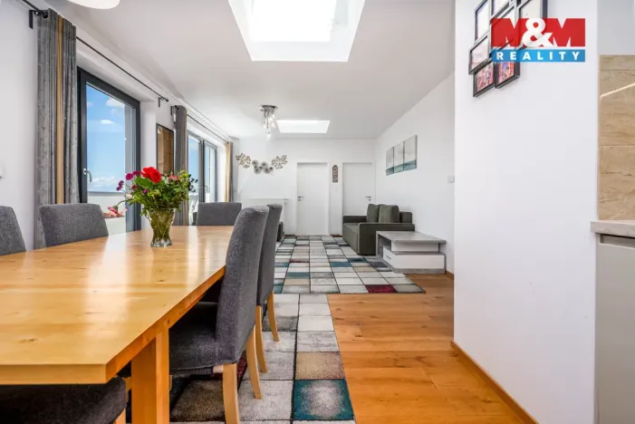 Prodej bytu 3+kk, Horoměřice, Karla IV., 76 m2