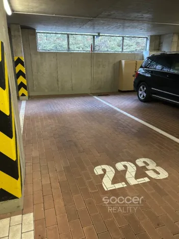 Pronájem garážového stání, Praha - Střížkov, Zakšínská, 15 m2