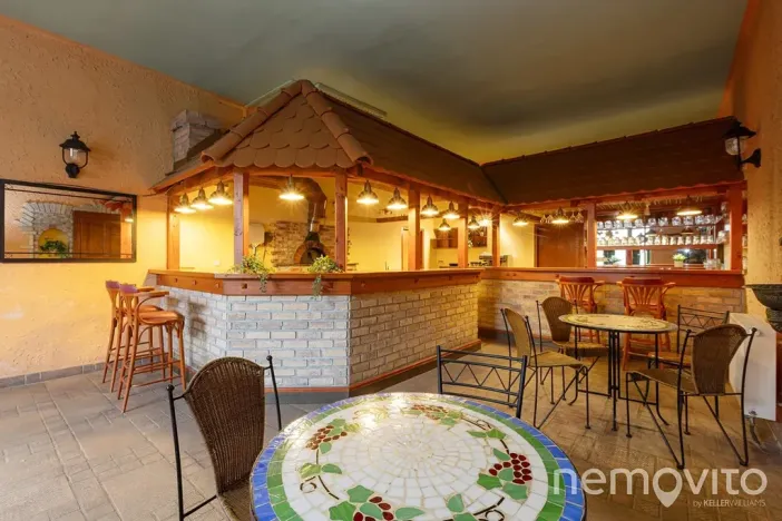 Prodej restaurace, Týnec nad Sázavou, 479 m2