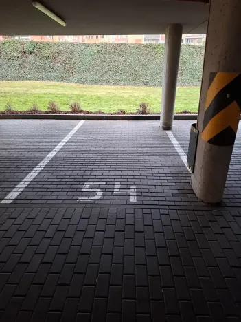 Pronájem garážového stání, Praha - Letňany, Pavla Beneše, 13 m2