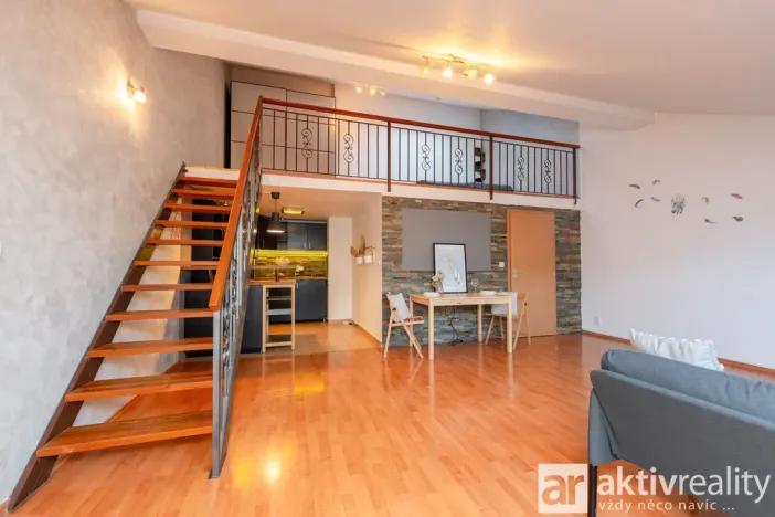 Prodej bytu 2+kk, Šestajovice, Komenského, 63 m2