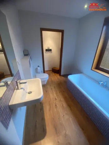 Prodej rodinného domu, Mochov, Na Rybníčku, 177 m2