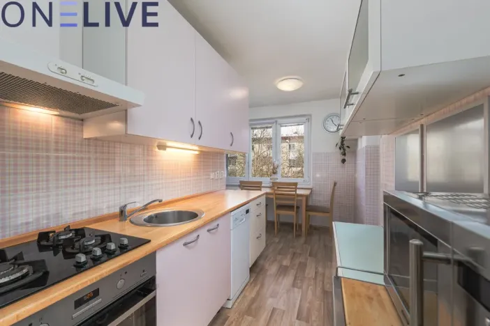 Prodej bytu 3+1, Plzeň, Chválenická, 63 m2