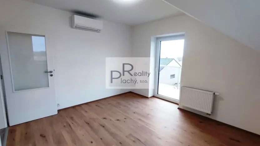 Prodej bytu 2+kk, Hevlín, 63 m2