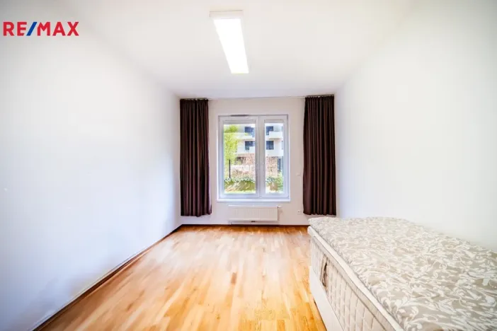Pronájem bytu 3+kk, Praha - Vysočany, Pechmanových, 86 m2