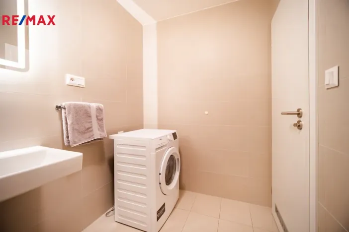 Pronájem bytu 3+kk, Praha - Vysočany, Pechmanových, 86 m2