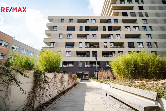 Pronájem bytu 3+kk, Praha - Vysočany, Pechmanových, 86 m2