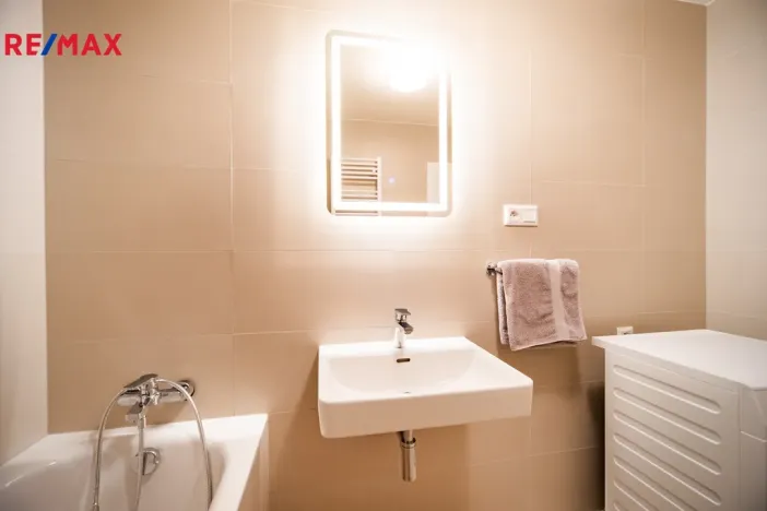 Pronájem bytu 3+kk, Praha - Vysočany, Pechmanových, 86 m2