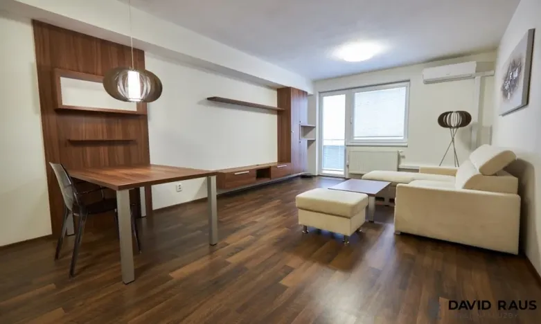 Pronájem bytu 2+kk, Brno - Líšeň, Houbalova, 69 m2