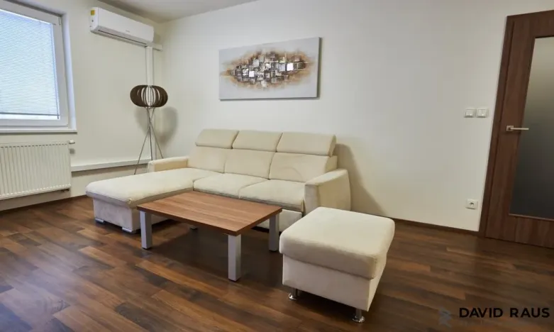 Pronájem bytu 2+kk, Brno - Líšeň, Houbalova, 69 m2