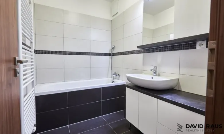 Pronájem bytu 2+kk, Brno - Líšeň, Houbalova, 69 m2