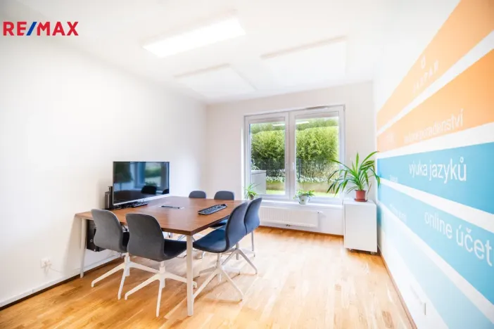 Pronájem kanceláře, Praha - Vysočany, Pechmanových, 91 m2