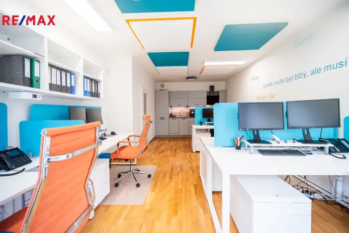 Pronájem kanceláře, Praha - Vysočany, Pechmanových, 91 m2