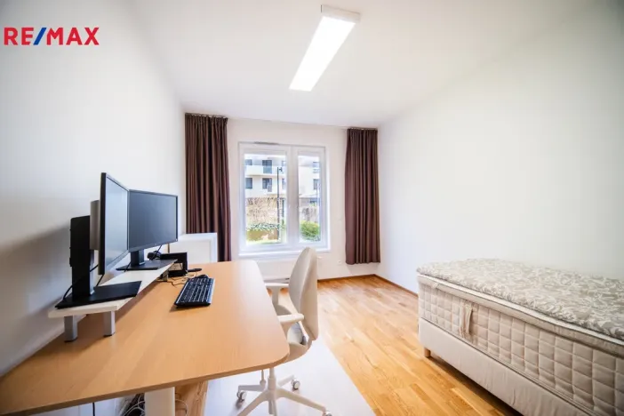 Pronájem kanceláře, Praha - Vysočany, Pechmanových, 91 m2