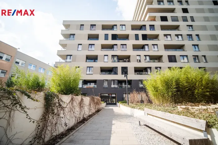 Pronájem kanceláře, Praha - Vysočany, Pechmanových, 91 m2