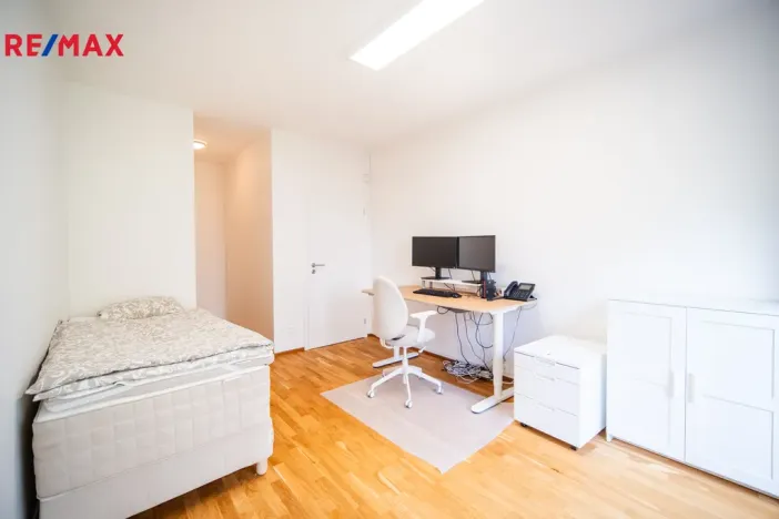 Pronájem kanceláře, Praha - Vysočany, Pechmanových, 91 m2