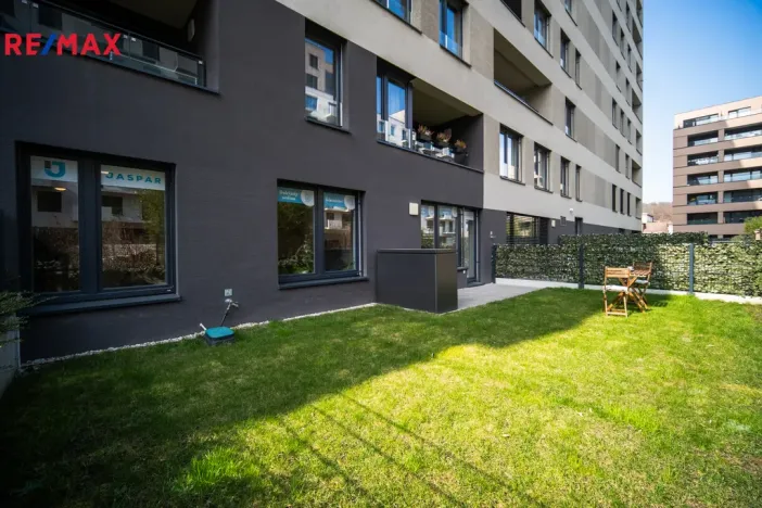 Pronájem kanceláře, Praha - Vysočany, Pechmanových, 91 m2