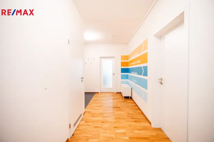 Pronájem kanceláře, Praha - Vysočany, Pechmanových, 91 m2