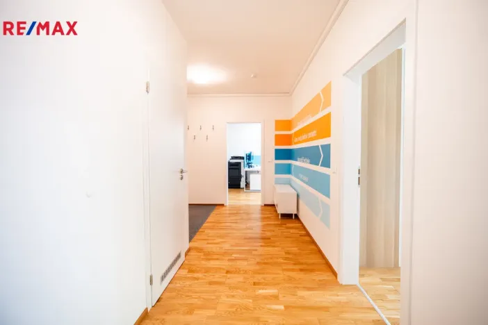 Pronájem kanceláře, Praha - Vysočany, Pechmanových, 91 m2